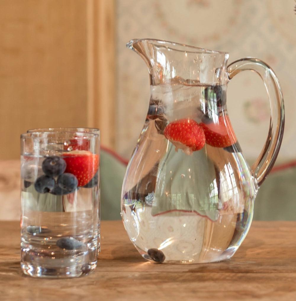 Karaf met drinkglazen